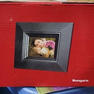 Digital pic frame